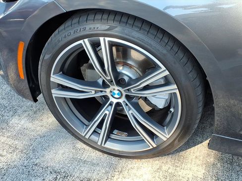 Used 2022 BMW 330i Sedan w/ M Sport Package image 13
