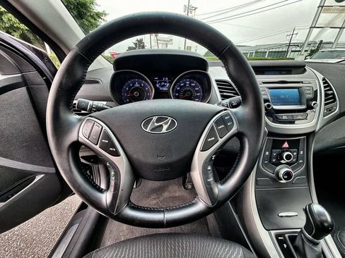 Used 2015 Hyundai Elantra Sedan FWD image 23