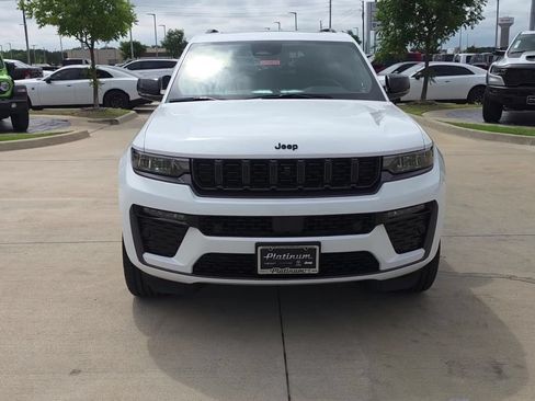 New 2026 Jeep Grand Cherokee Limited AWD/4WD image 9