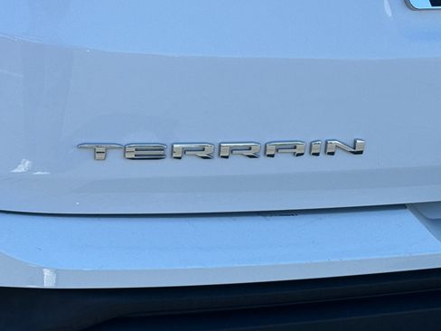 Used 2024 GMC Terrain SLE FWD image 36