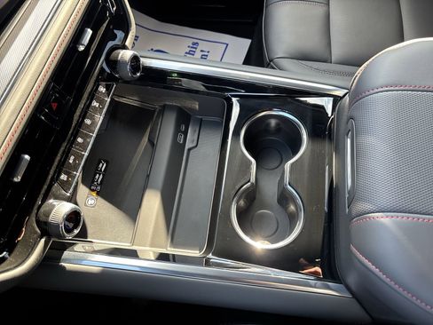 New 2026 Chevrolet Suburban RST image 23