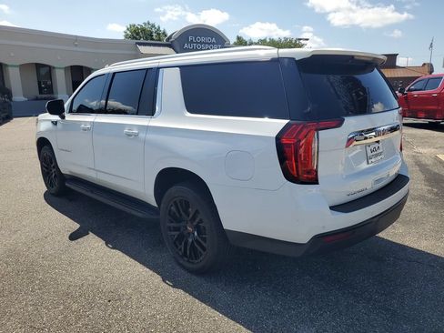 Used 2023 GMC Yukon XL SLE RWD image 3