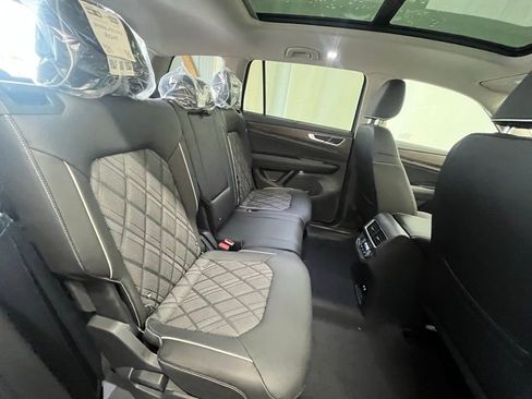 New 2026 Volkswagen Atlas SEL Premium R-Line image 23