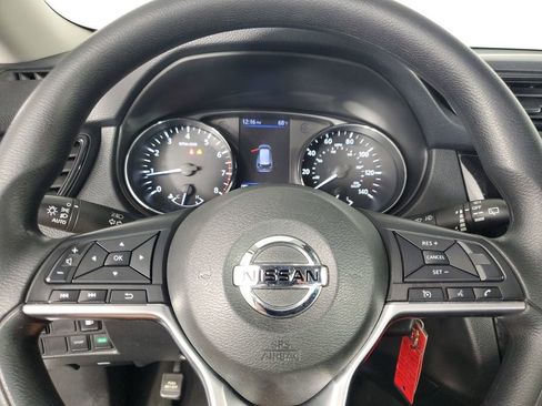 Used 2020 Nissan Rogue S image 22