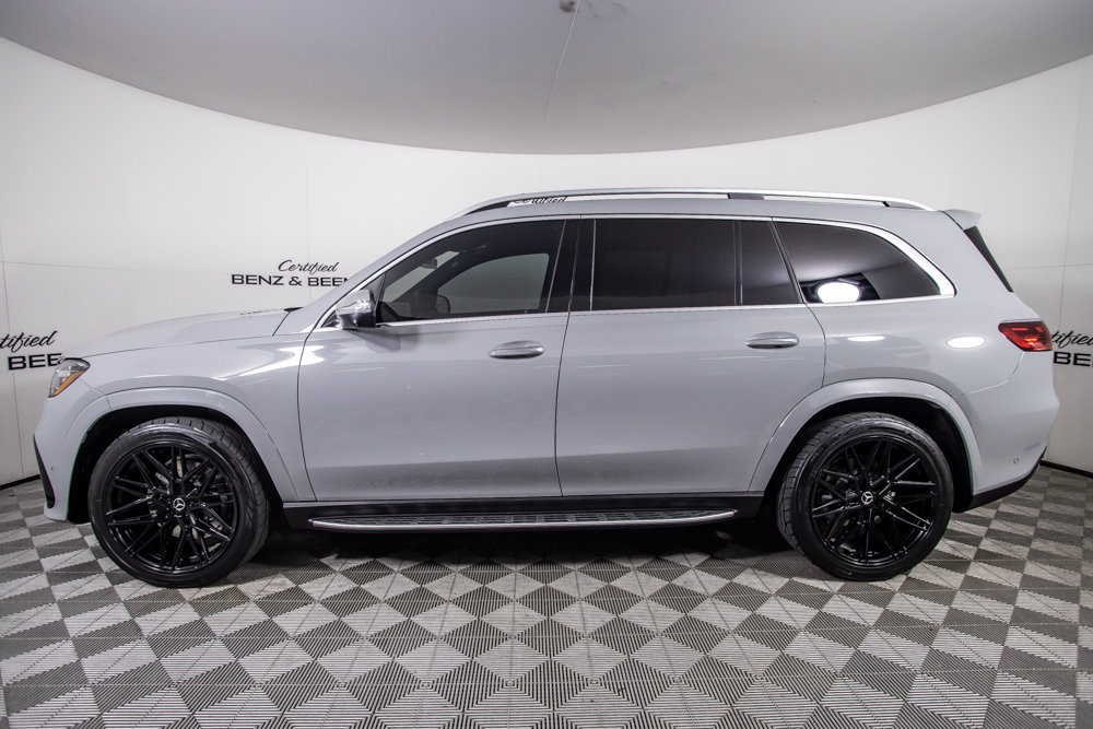 Used 2025 Mercedes-Benz GLS 580 4MATIC image 11
