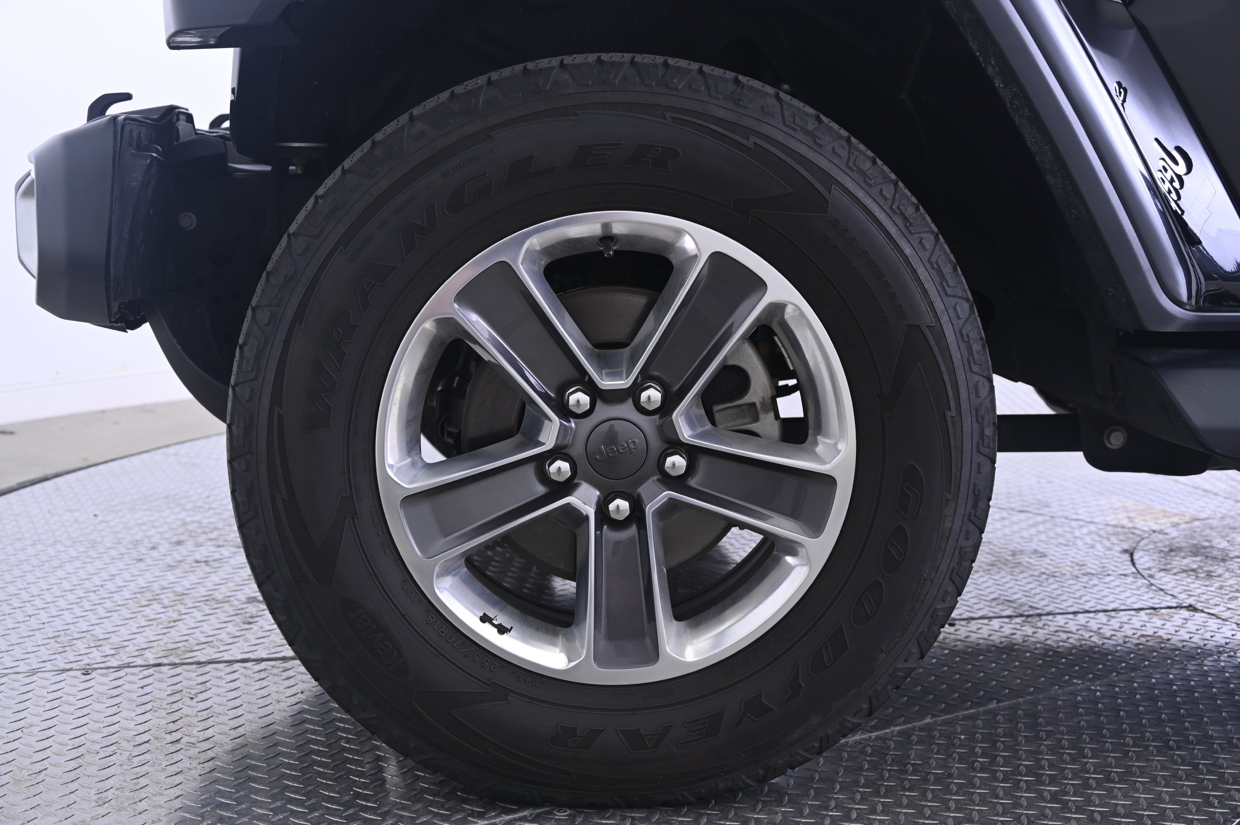 Used 2020 Jeep Wrangler Unlimited Sahara AWD/4WD image 11