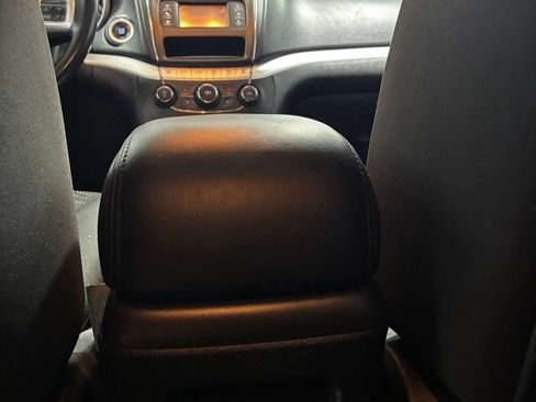 Used 2020 Dodge Journey SE w/ SE Popular Equipment Group FWD image 24