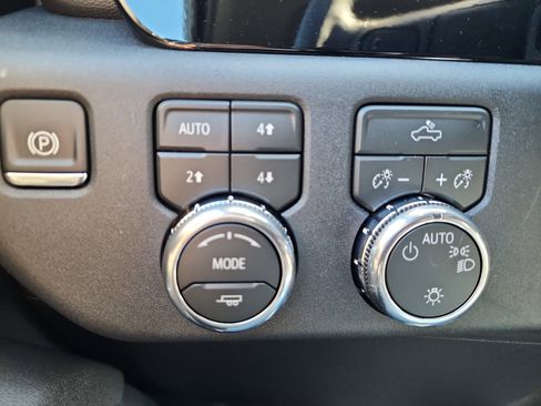 New 2026 GMC Sierra 1500 SLE w/ X31 Off-Road Package image 22