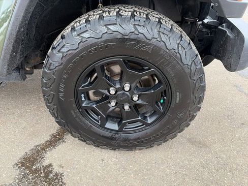 Used 2022 Jeep Gladiator Overland AWD/4WD image 13