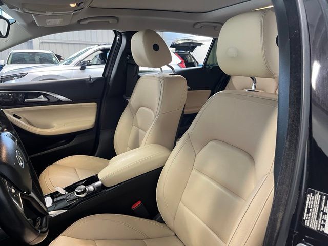 Used 2018 INFINITI QX30 Premium w/ Navigation Package AWD/4WD image 22