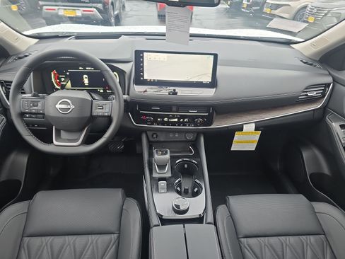 New 2026 Nissan Rogue Platinum image 25