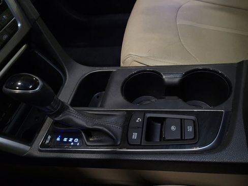 Used 2016 Hyundai Sonata Limited w/ Option Group 05 image 26