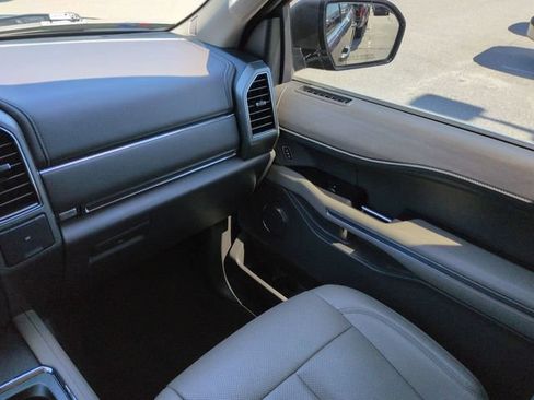 Used 2021 Ford Expedition XLT RWD image 17
