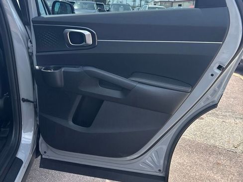 Used 2025 Kia Sorento S w/ Panoramic Sunroof Package FWD image 27