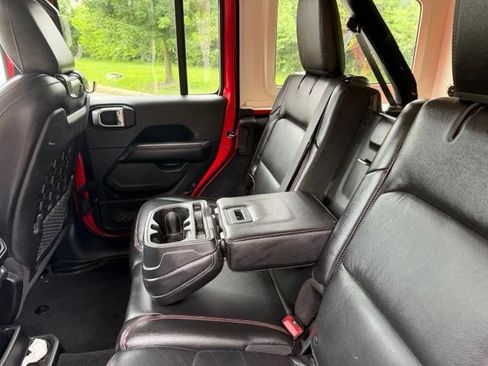 Used 2018 Jeep Wrangler Unlimited Rubicon AWD/4WD image 15