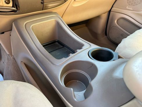 Used 1999 Ford Expedition XLT image 25