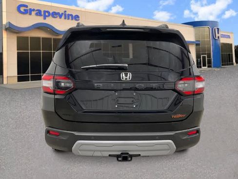 New 2025 Honda Pilot TrailSport image 4