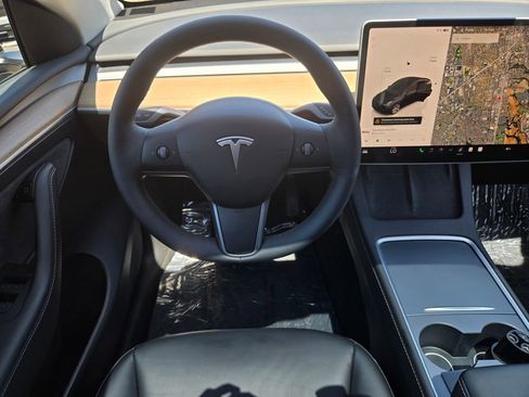Used 2023 Tesla Model Y Long Range AWD/4WD image 13
