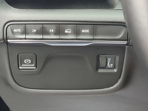 Certified 2023 Cadillac Escalade Premium Luxury w/ LPO, Floor Liner Package AWD/4WD image 17