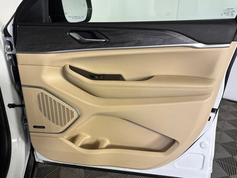 Certified 2025 Jeep Grand Cherokee L Limited w/ Luxury Tech Group II AWD/4WD image 49