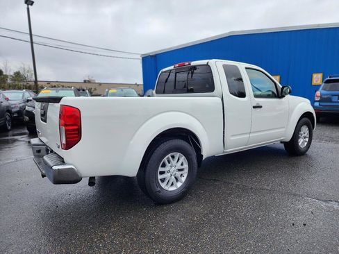 Used 2016 Nissan Frontier SV RWD image 5