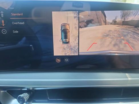 New 2025 Cadillac Lyriq Luxury w/ Nappa Leather Package RWD image 15