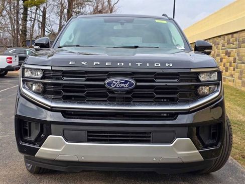 New 2026 Ford Expedition Max Platinum w/ Platinum Ultimate Package AWD/4WD image 4