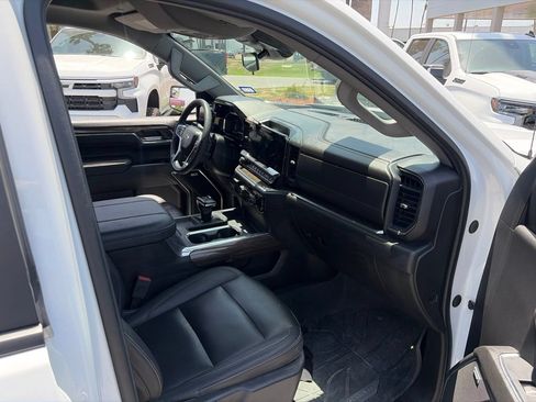 Used 2024 Chevrolet Silverado 1500 RST w/ Texas Edition Plus AWD/4WD image 9