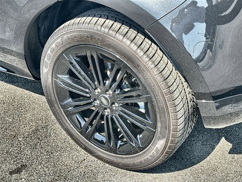 Certified 2024 Land Rover Range Rover Evoque Dynamic SE image 11