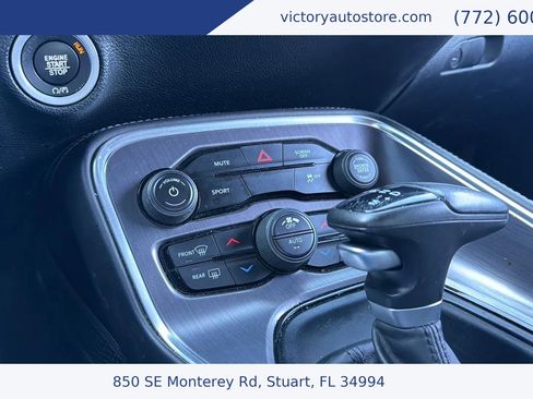 Used 2018 Dodge Challenger SXT w/ Blacktop Package image 28