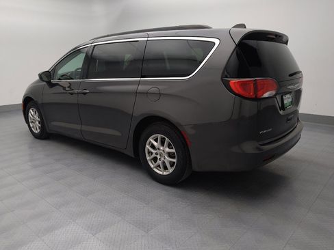 Used 2021 Chrysler Voyager Lxi image 3