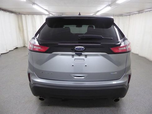 Used 2020 Ford Edge SE image 6