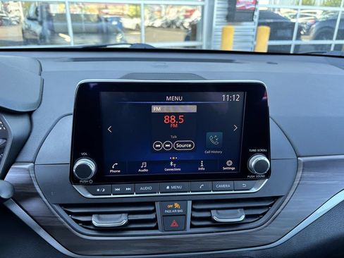 Used 2024 Nissan Altima 2.5 SV AWD/4WD image 19