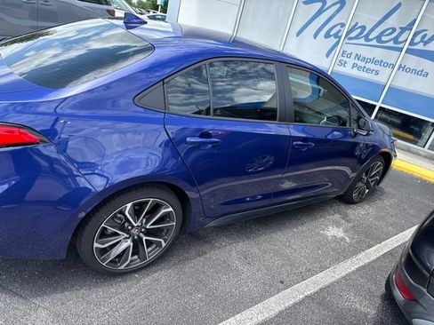 Used 2022 Toyota Corolla SE w/ SE Premium Package FWD image 4