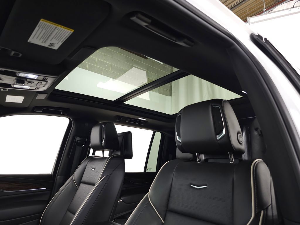 Certified 2024 Cadillac Escalade ESV Premium Luxury AWD/4WD image 19