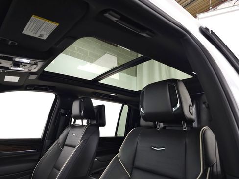 Certified 2024 Cadillac Escalade ESV Premium Luxury AWD/4WD image 19