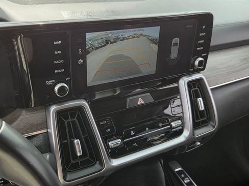 Used 2023 Kia Sorento EX w/ Panoramic Sunroof Package FWD image 18