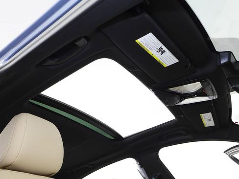 Used 2023 BMW 530i 530i w/ Convenience Package image 18