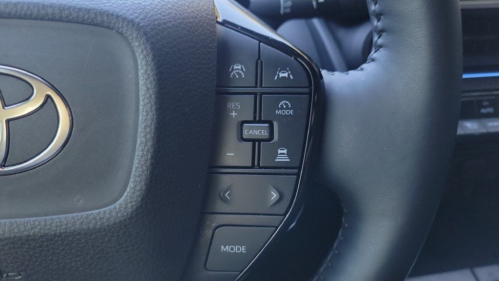Used 2025 Toyota Prius XLE FWD image 20