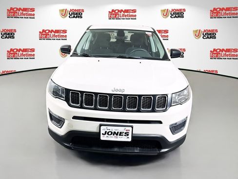Used 2018 Jeep Compass Sport w/ Tech Group FWD image 11
