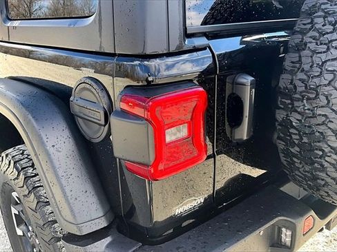 Used 2025 Jeep Wrangler Unlimited Rubicon image 29