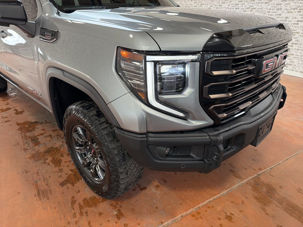 Used 2024 GMC Sierra 1500 AT4X AWD/4WD image 9
