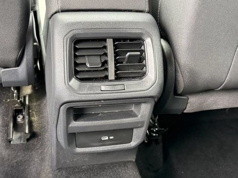 Certified 2024 Volkswagen Taos SE FWD image 15