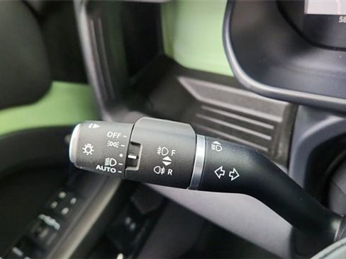 Used 2023 Land Rover Defender 110 75th Limited Edition image 37