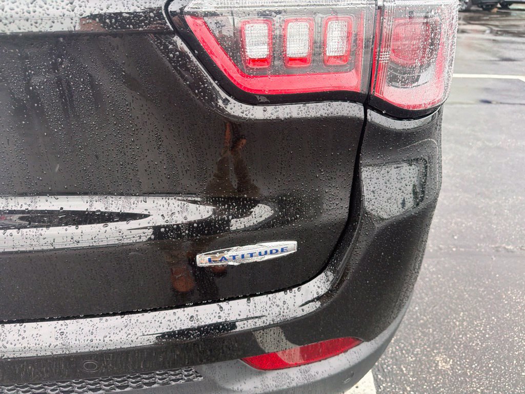 Used 2018 Jeep Compass Latitude w/ Popular Equipment Group AWD/4WD image 6
