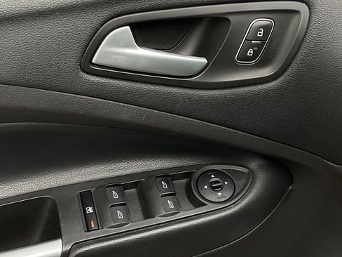 Used 2018 Ford Escape SE image 12