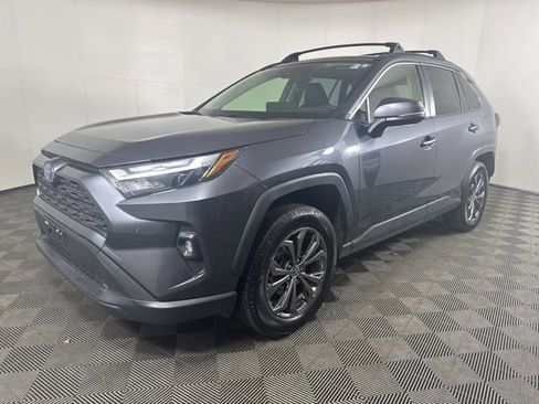 Used 2023 Toyota RAV4 XLE Premium image 8