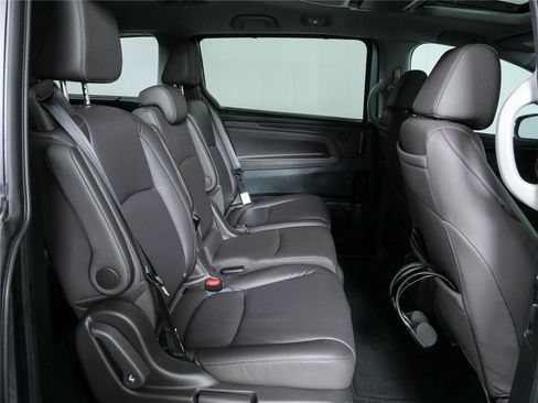 Used 2024 Honda Odyssey Touring image 23