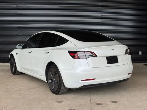 Used 2023 Tesla Model 3 Standard Range RWD image 3
