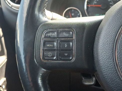 Used 2014 Jeep Wrangler Unlimited Sahara w/ Connectivity Group AWD/4WD image 19